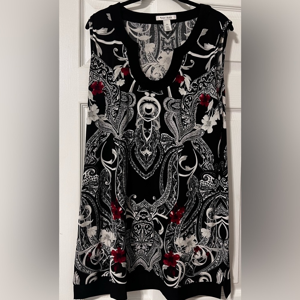Like new White House Black Market tunic